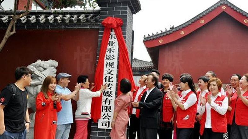 办公环境升级，定制家具如何选择？**